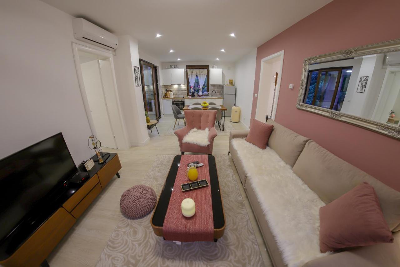 Apartments Edy Bihać Buitenkant foto