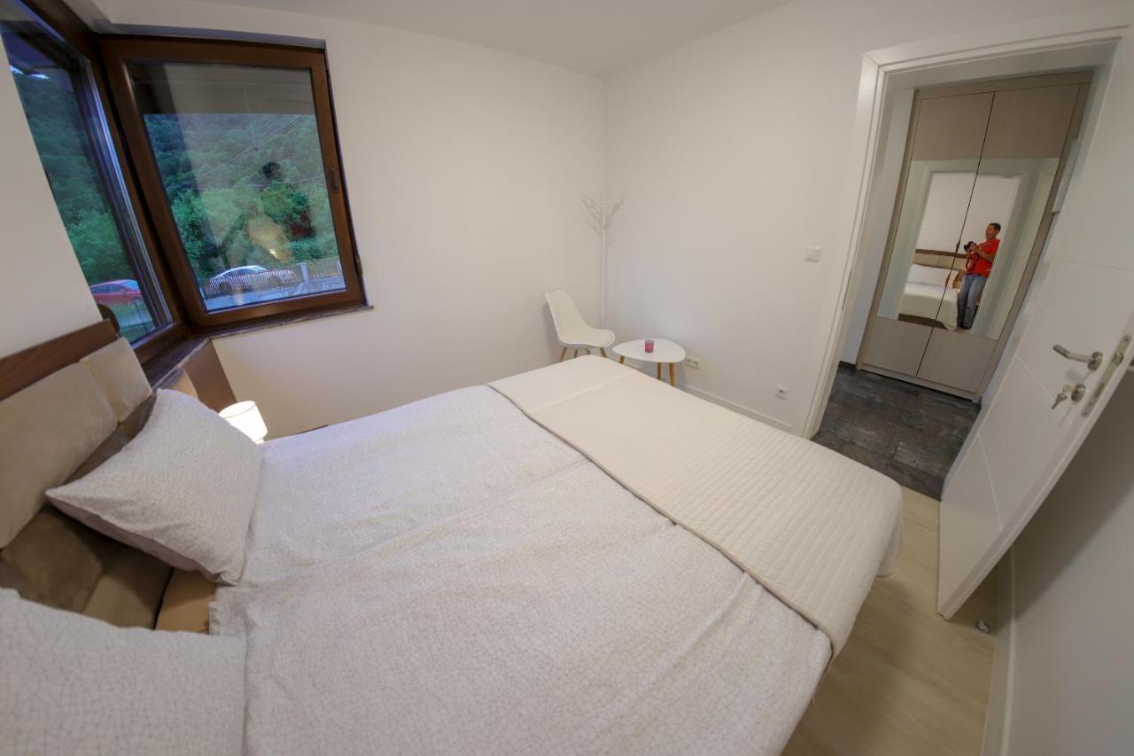 Apartments Edy Bihać Buitenkant foto